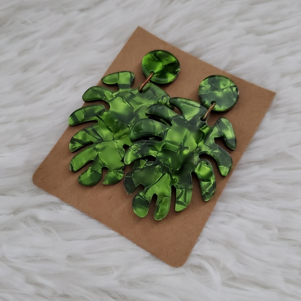 BRAND NEW Green Resin Palm Leaf Earrings